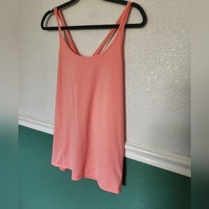 Women's ideology performance tank size XL
